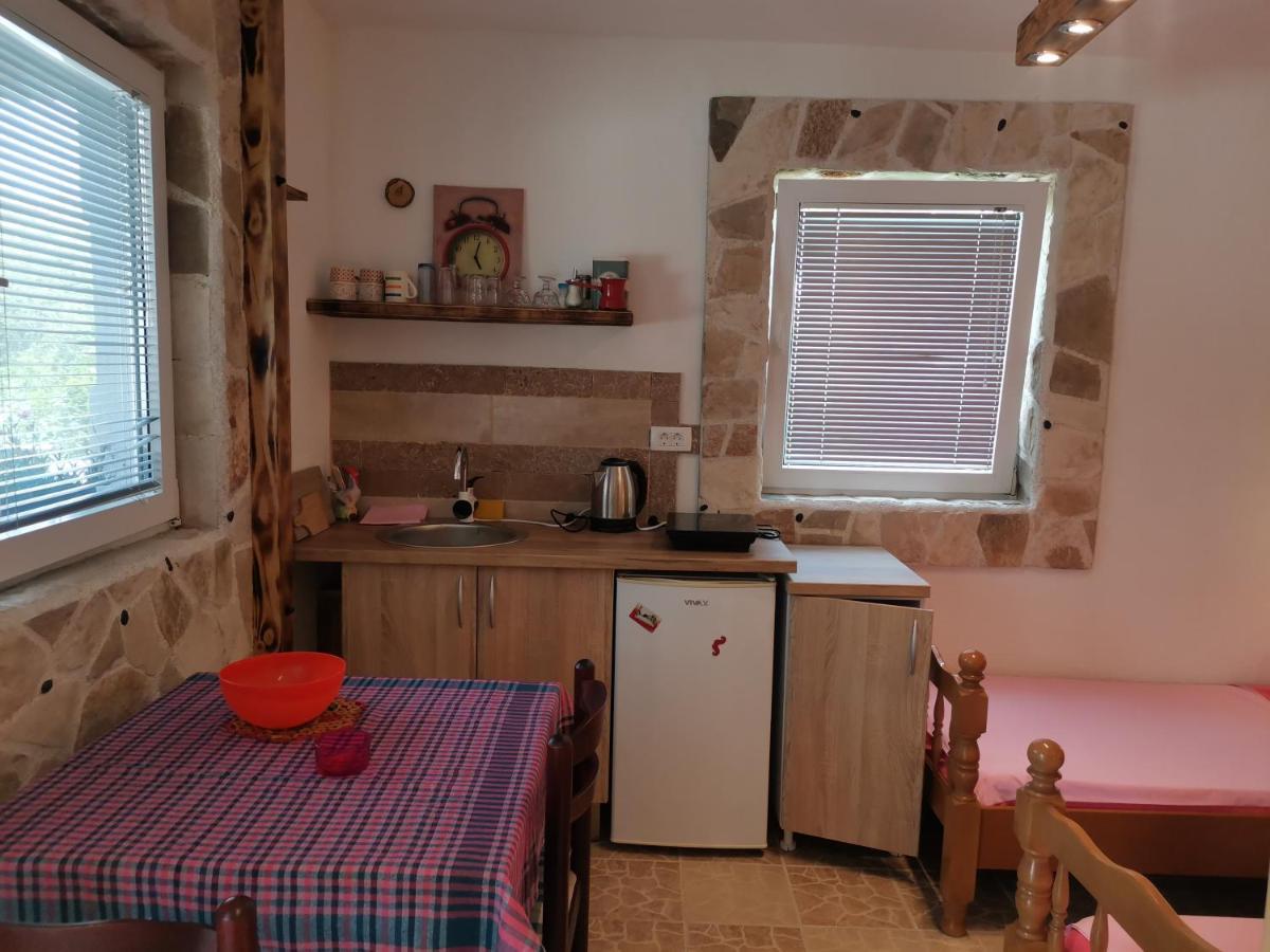 Apartments Lazarevic Сутоморе Экстерьер фото