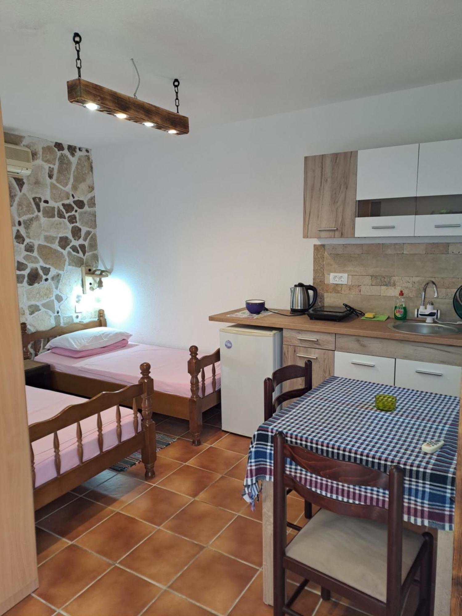 Apartments Lazarevic Сутоморе Номер фото