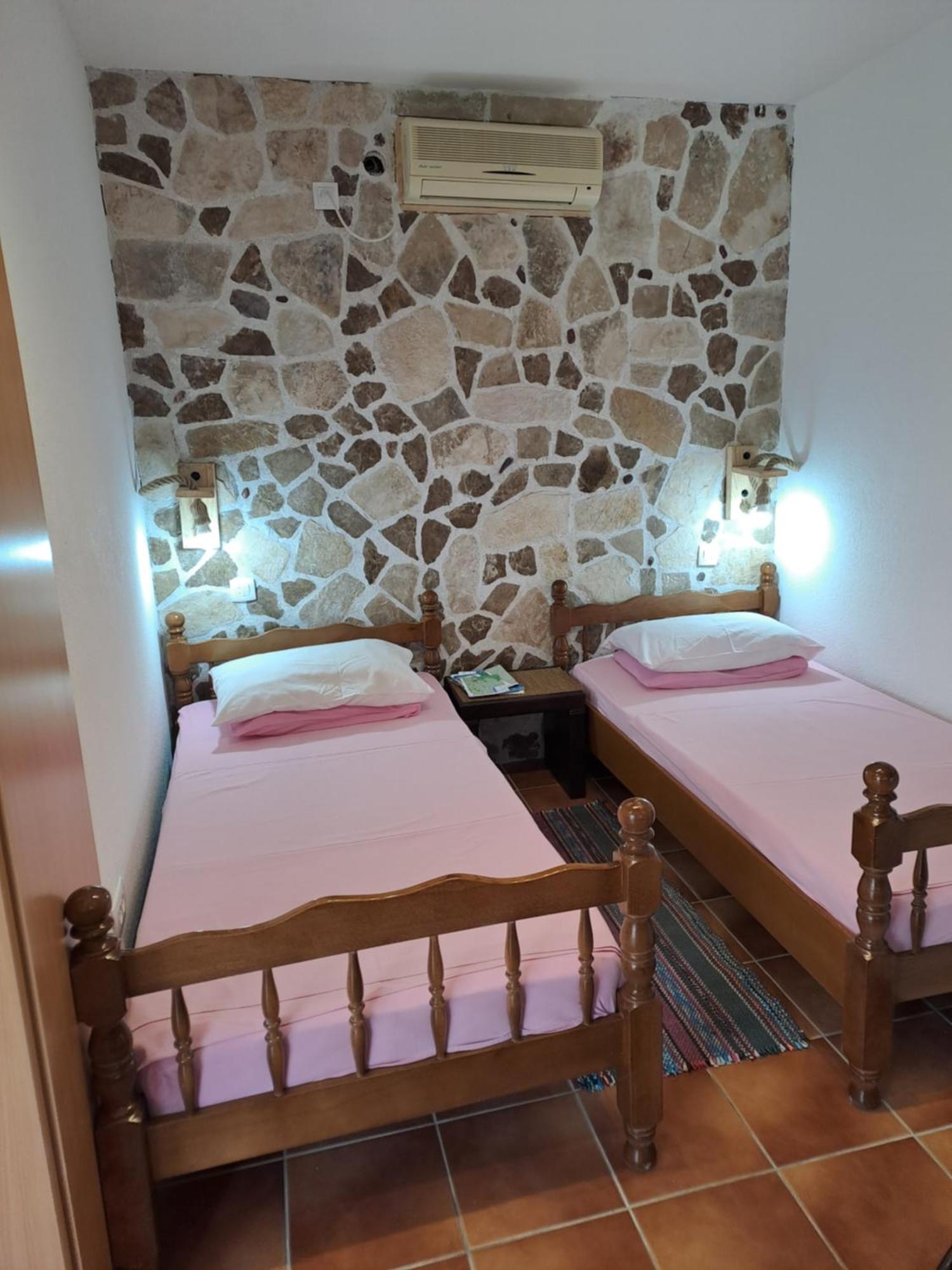 Apartments Lazarevic Сутоморе Номер фото