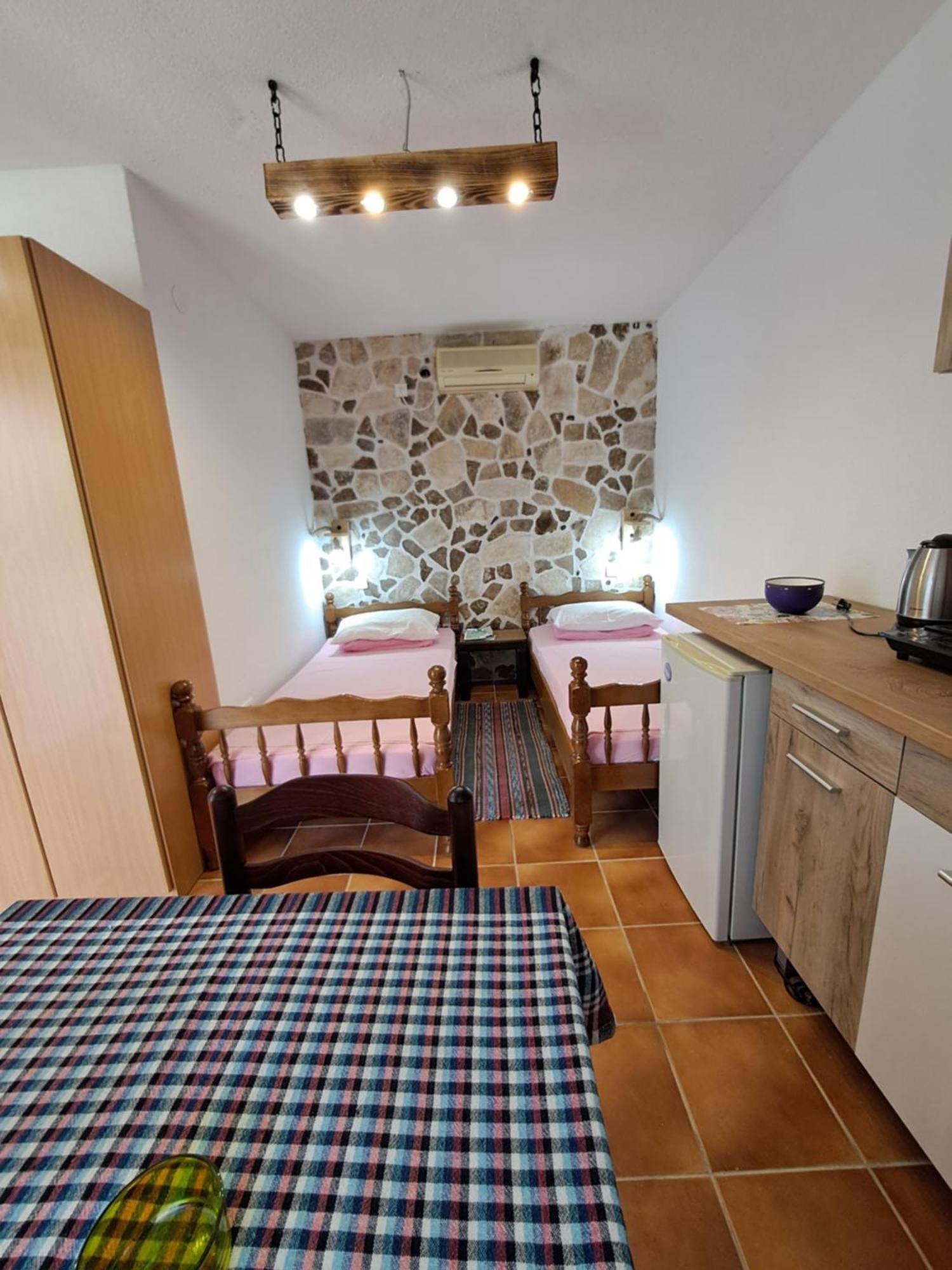 Apartments Lazarevic Сутоморе Номер фото