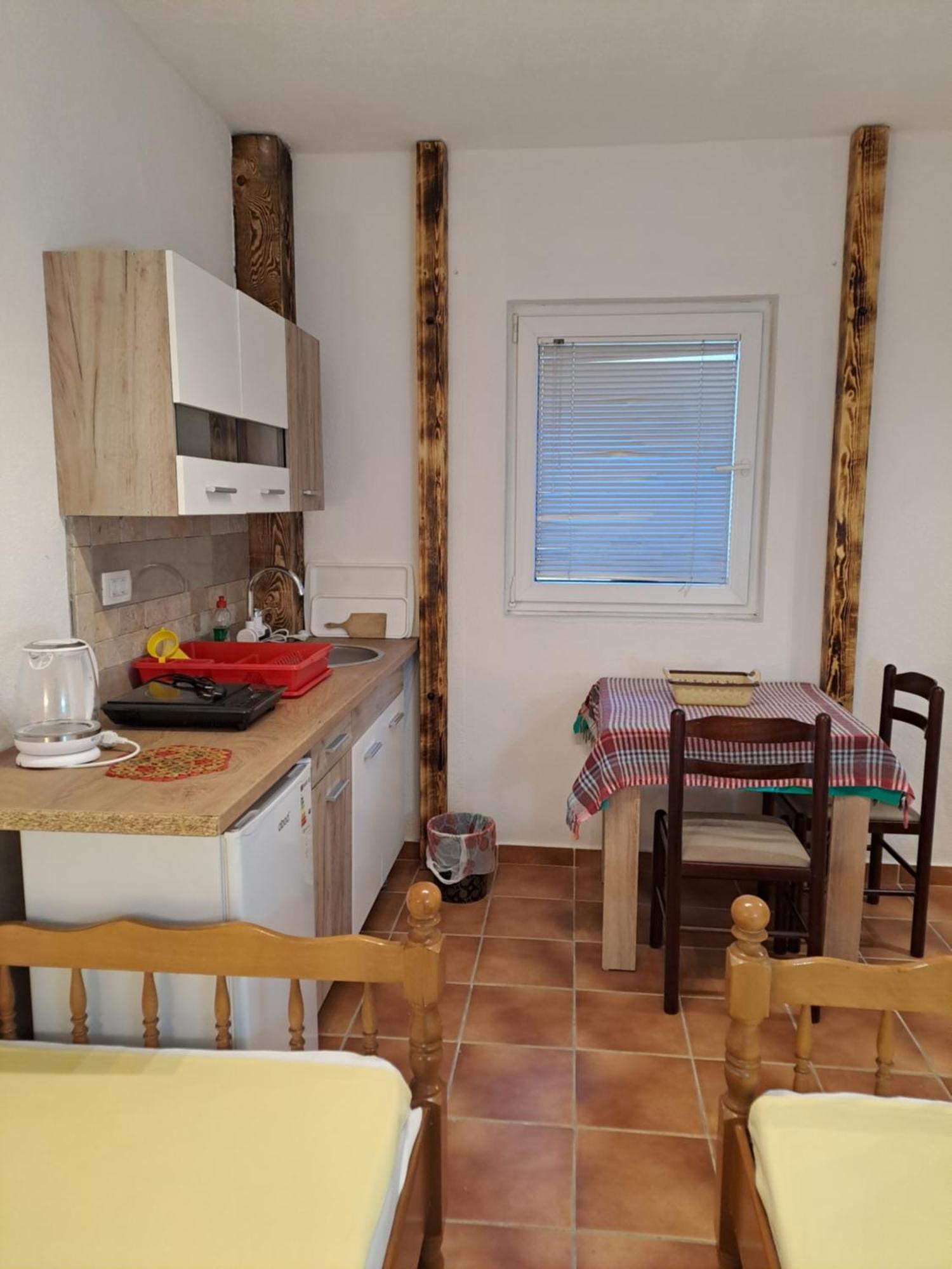 Apartments Lazarevic Сутоморе Номер фото