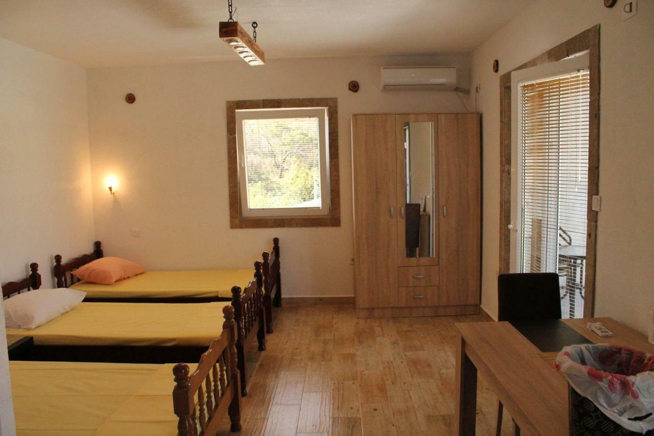 Apartments Lazarevic Сутоморе Экстерьер фото