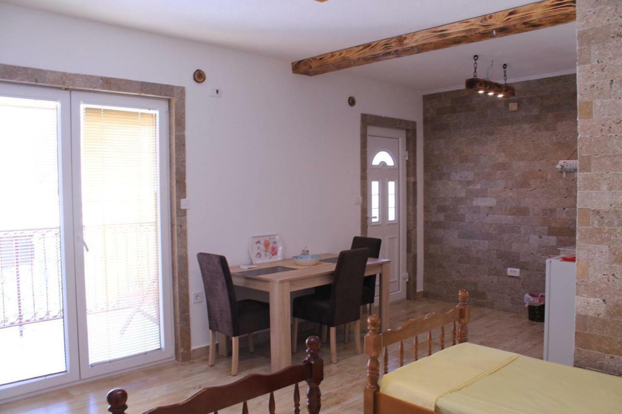 Apartments Lazarevic Сутоморе Экстерьер фото