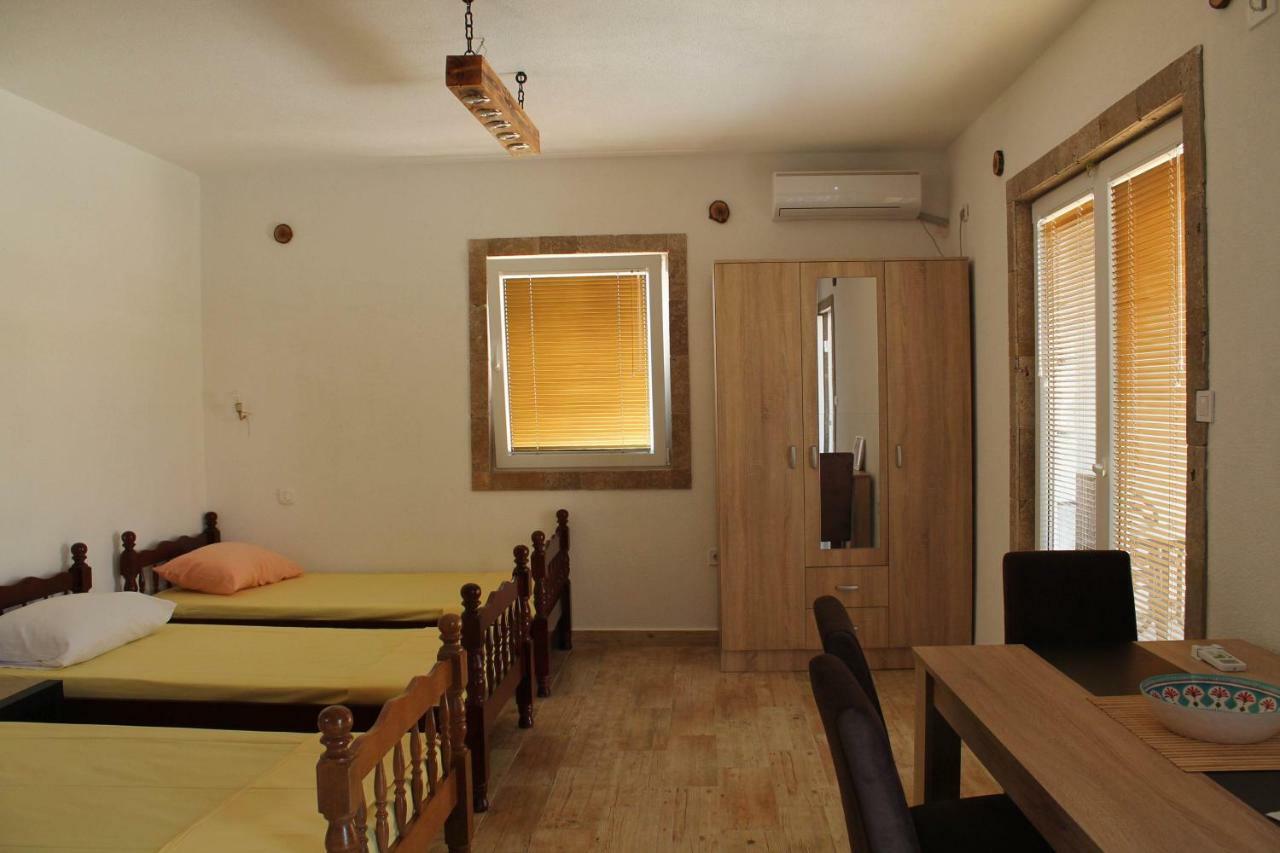 Apartments Lazarevic Сутоморе Экстерьер фото