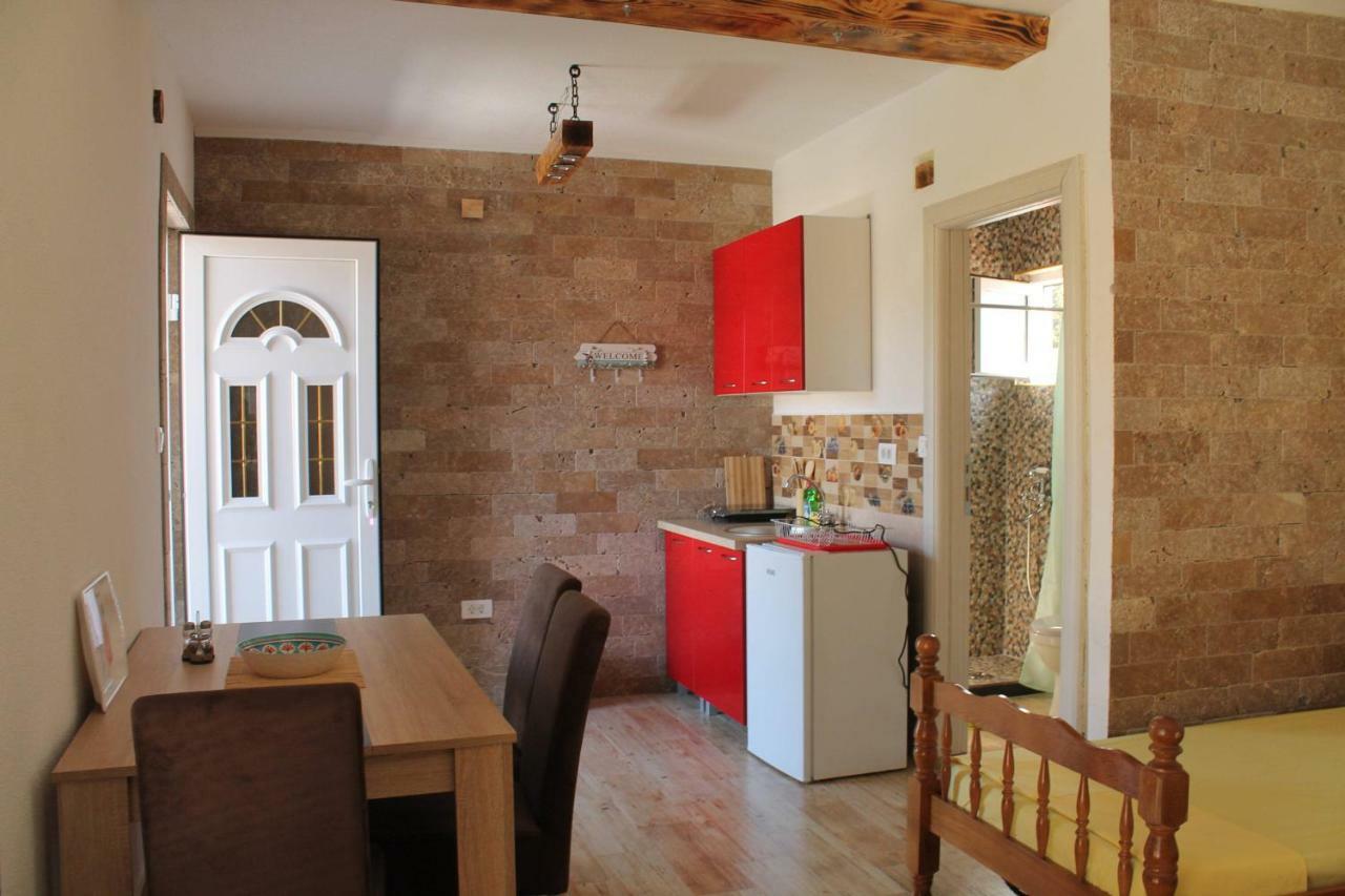Apartments Lazarevic Сутоморе Экстерьер фото