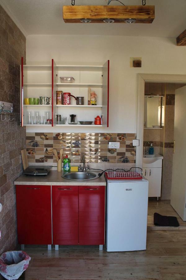 Apartments Lazarevic Сутоморе Экстерьер фото