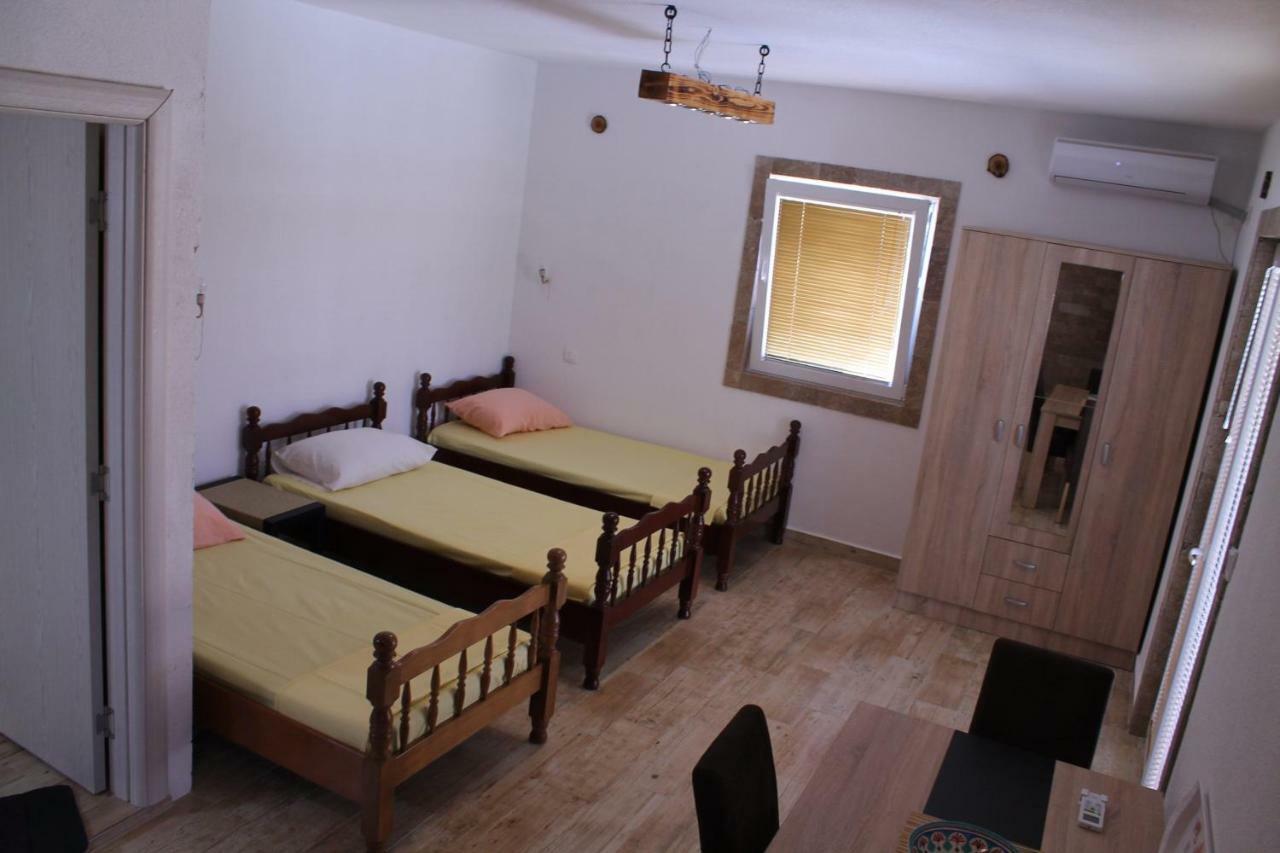 Apartments Lazarevic Сутоморе Экстерьер фото