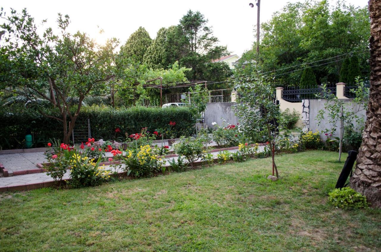 Apartments Lazarevic Сутоморе Экстерьер фото
